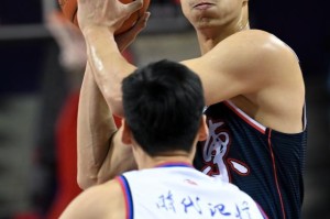 开云下载-广东新外援加盟如雪中送炭 首秀砍三双助球队反弹