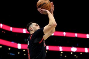 开云中国-交易价值大幅度跳水 “高薪低能”的拉文已成负资产