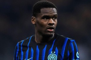 意媒：博尼轻微小腿肌肉紧张，将缺席意杯半决赛但能出战德比