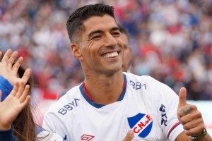 开云官网-苏亚雷斯亮相乌拉圭民族 签至年底 月薪仅3万美元