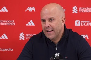 斯洛特：我们试了很多换人方法，但仍阻止不了最后时刻丢球