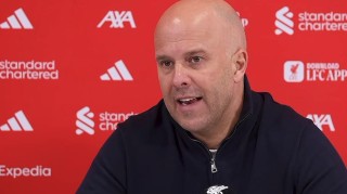 斯洛特：我们试了很多换人方法，但仍阻止不了最后时刻丢球