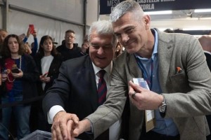 拉波尔塔团队成员：球员支持我们是他们自愿的；我们配得上赢